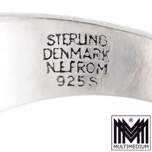 Ausgefallener schöner Modernist Bernstein Silber Ring von Nils Erik FROM, Denmark gest.:Sterling NE FROM Denmark 925S (siehe Foto) in einem guten schönen Erhaltungszustand Ringgröße: 56 cm Breite des Ringes: 1,46 cm Höhe des Ringes: 3 cm