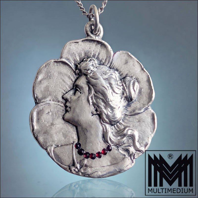 Gemini Generated Image 8mun958mun958mun Jugendstil Anhänger mit Kette 800 Silber Mädchenportrait Kleeblatt