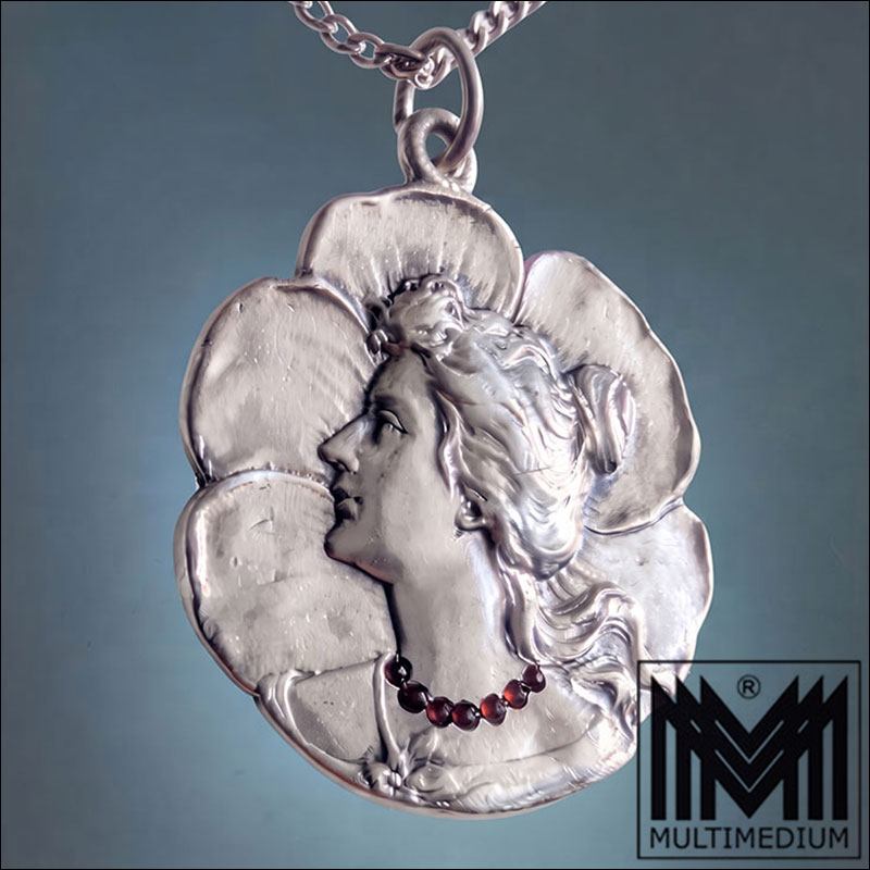Gemini Generated Image iadmniiadmniiadm Jugendstil Anhänger mit Kette 800 Silber Mädchenportrait Kleeblatt